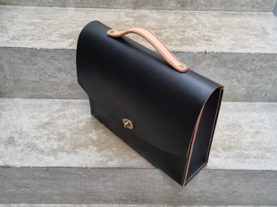 galerie/001 Taschen/006 Kiva/resized/T0216 (2022-10-10) 3_small.jpg